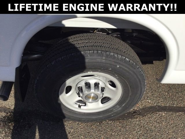 2025 Chevrolet Express Cargo WT