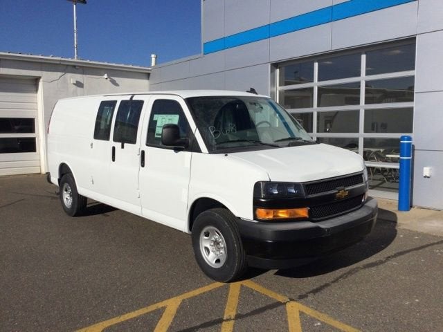 2025 Chevrolet Express Cargo WT