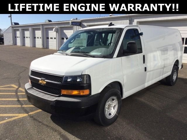 2025 Chevrolet Express Cargo WT