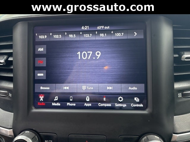 2020 RAM 1500 Big Horn Crew Cab 4x4 5'7' Box