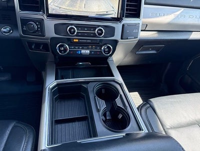 2022 Ford F-350SD Lariat