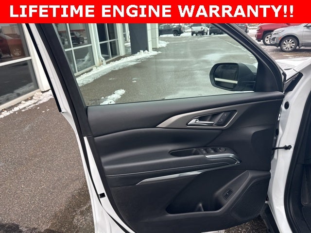 2025 Chevrolet Traverse AWD LT