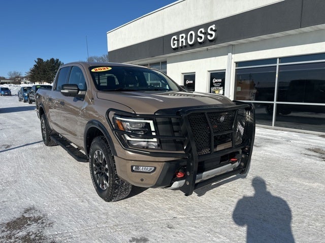2021 Nissan TITAN Crew Cab PRO-4X 4x4