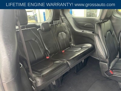2025 Chrysler Pacifica Select