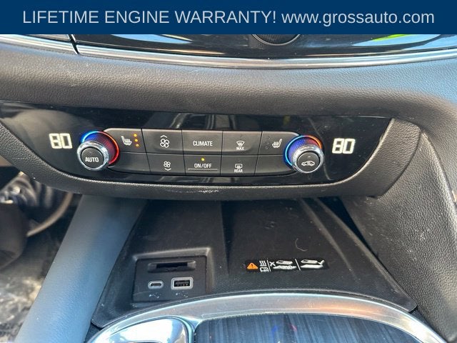 2023 Buick Enclave Essence