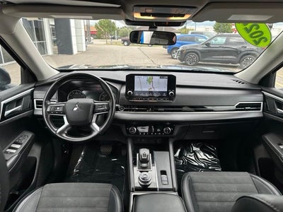 2024 Mitsubishi Outlander SE