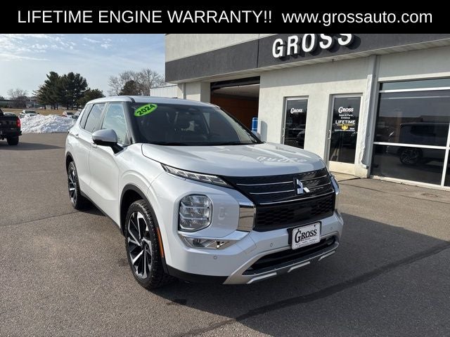 2024 Mitsubishi Outlander SE